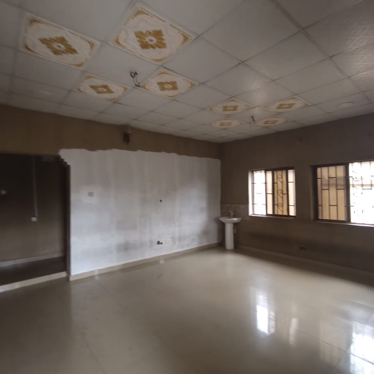 Spacious 3 Bedroom Flat With 3 Toilets property image