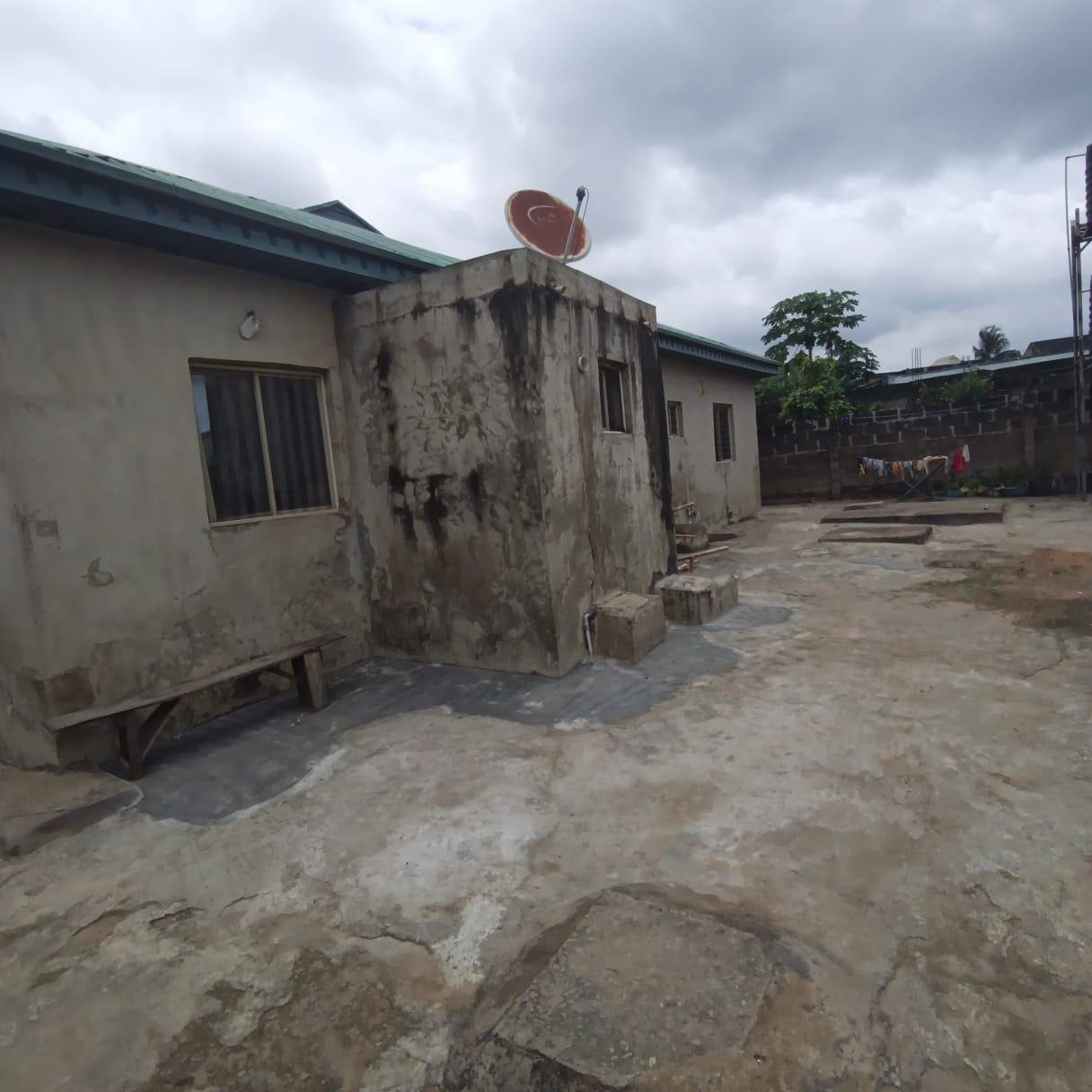 POP 2 Bedroom Flat with Spacious Rooms for Rent at Orimerummu, Asese property image