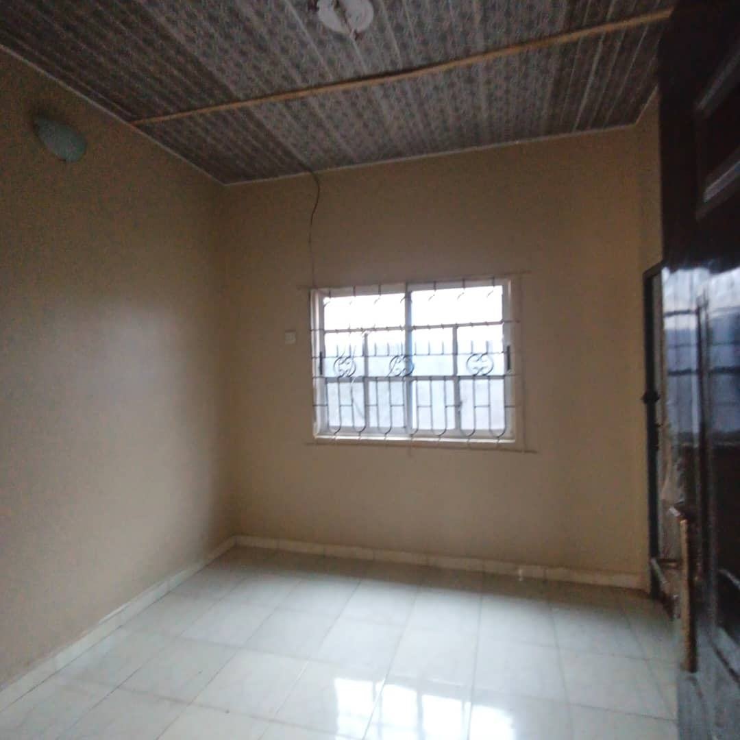 Clean 2 Bedroom Flat En Suite for Rent at Cele 1 Idanyin, Agbara property image