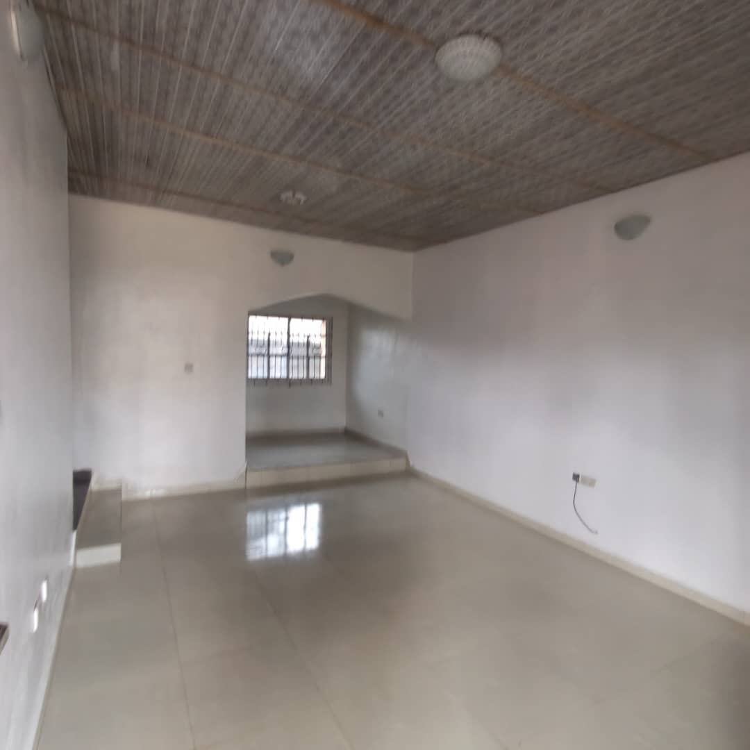 Clean 2 Bedroom Flat En Suite for Rent at Cele 1 Idanyin, Agbara property image
